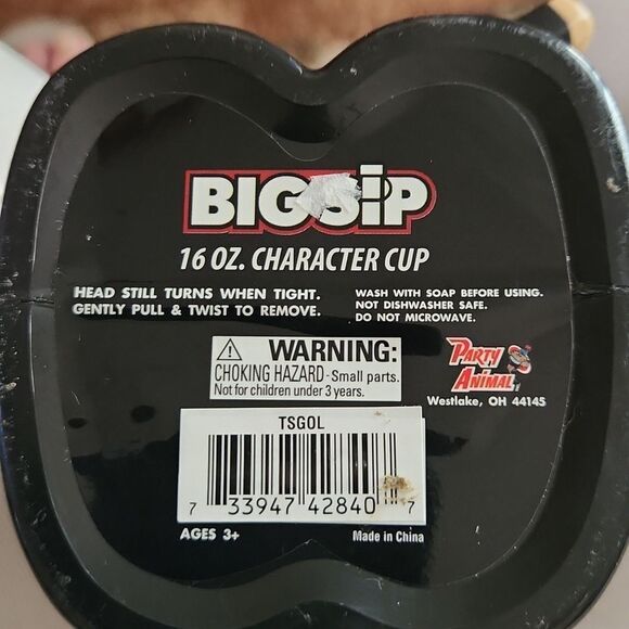 5/$15 NHL licensed Vegas Golden Knight BIG SIP 16 oz water bottle - Picture 5 of 8